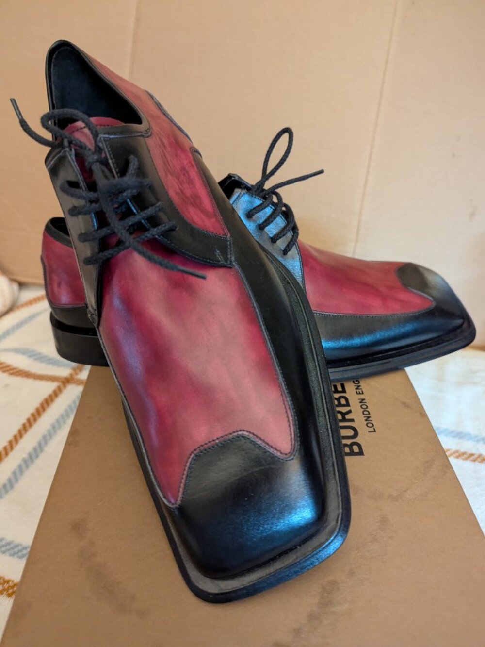 Mezlan Birch Leather Derby in Burgundy/Black.Mens Size 10 Gorgeous